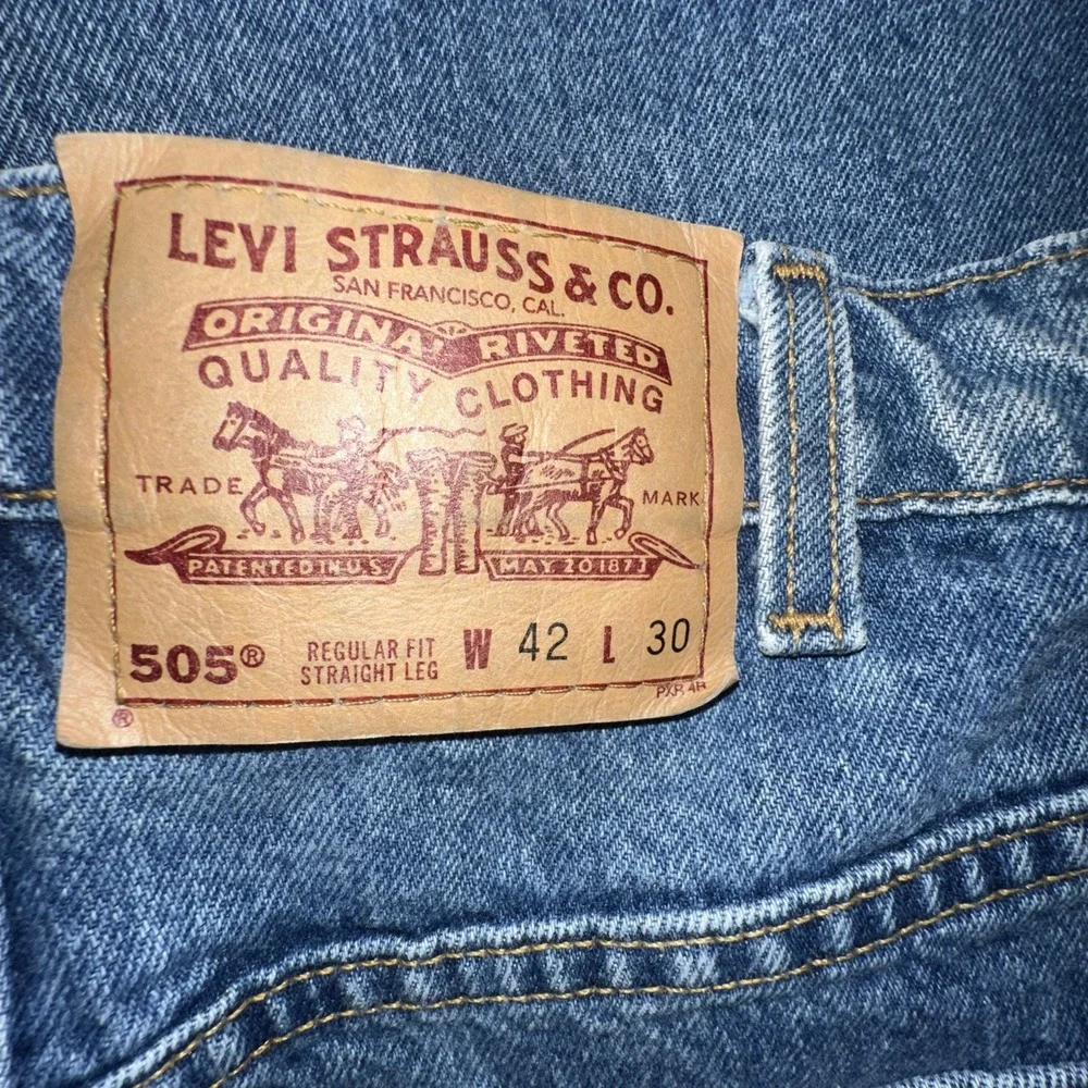 Vintage Levi's 505 Regular Fit Straight Leg Jeans Fit 40/32 Blue Denim USA Made